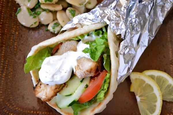 chicken pita dill yogurt 