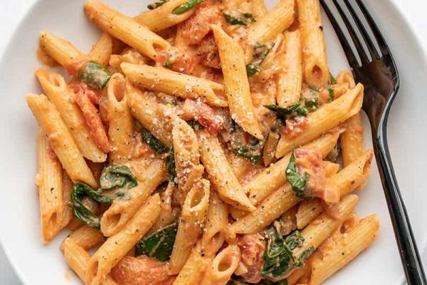 pasta onion garlic olive oil tomatoes