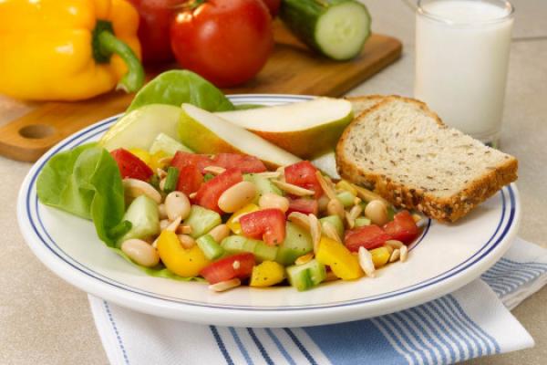 cannellini beans bell pepper almonds tomato cucumber onion