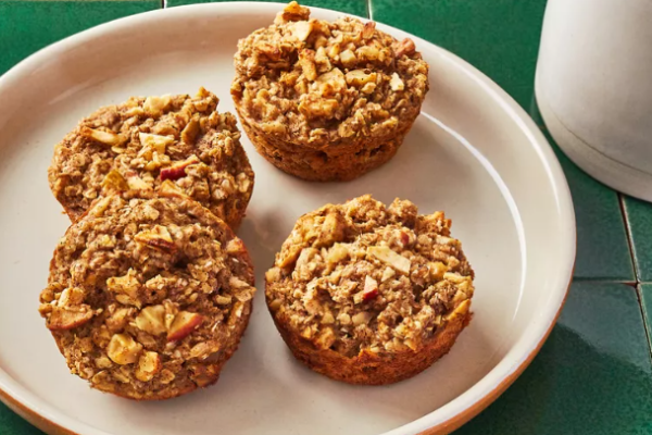 Apple Cinnamon Oatmeal Cakes